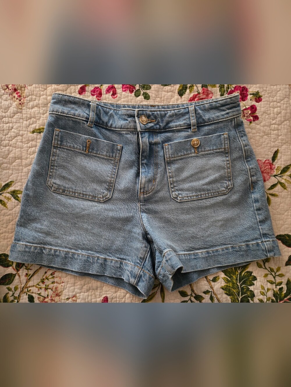LOFT Light Blue Denim Jeans Women's Shorts Sz 2